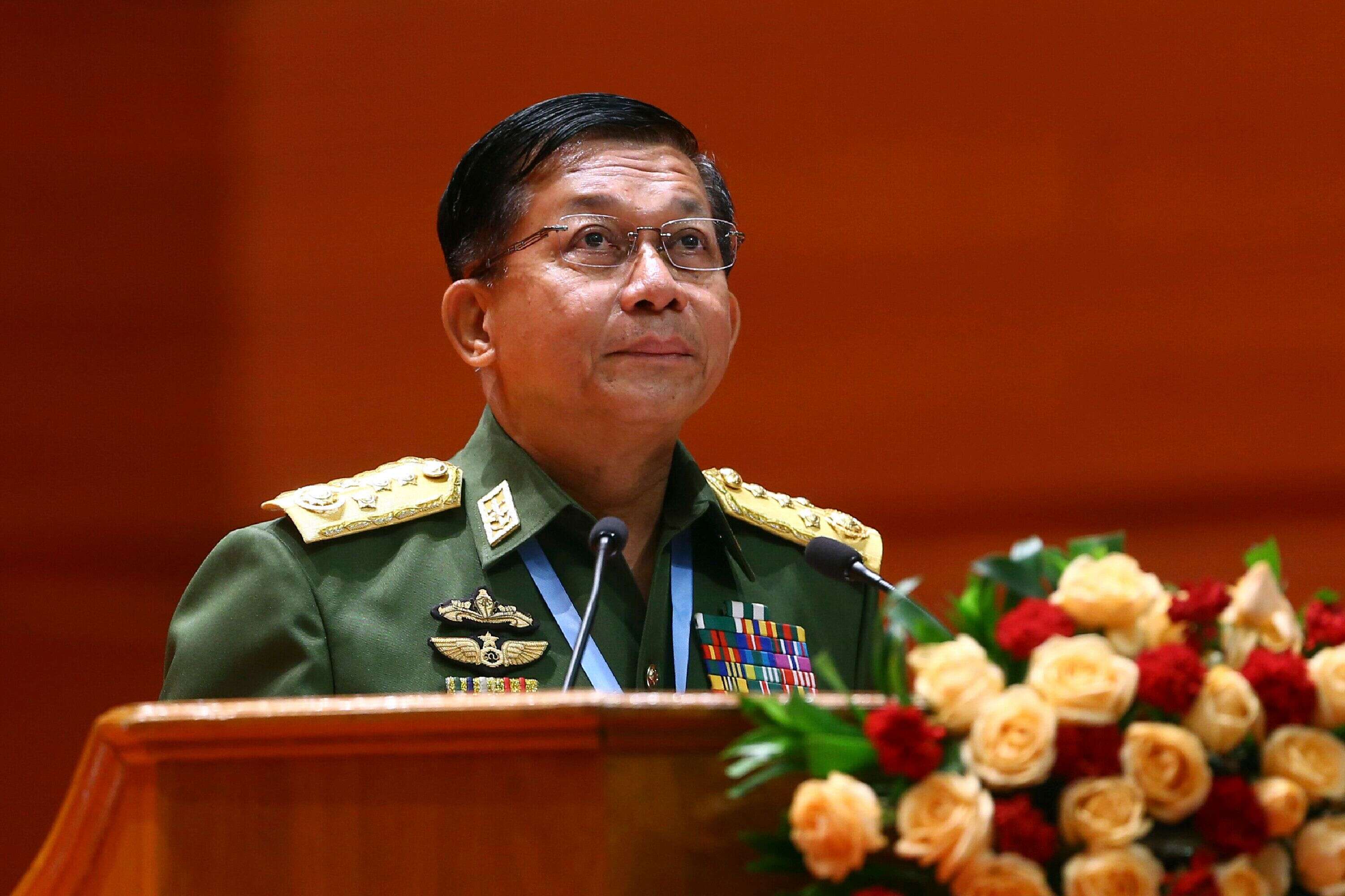 Le général Min Aung Hlaing le 1er février 2021 après le coup d'État à Naypyitaw, en Birmanie  (AP Photo/Aung Shine Oo, File)