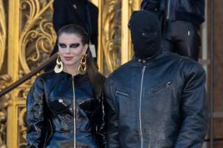Kanye West et Julia Fox le 24 janvier 2022 à Paris, en France.)
