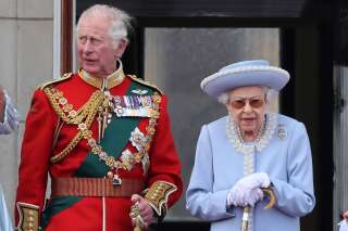 Le prince Charles et la reine Elizabeth II de Grande-Bretagne, ici lors du premier des quatre jours de célébrations marquant le jubilé de platine de la reine, à Londres, le 2 juin 2022.