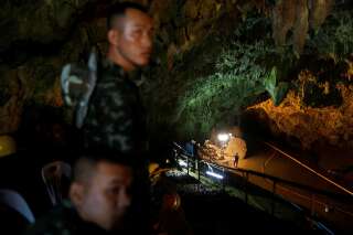 Thaïlande: les jeunes footballeurs piégés dans une grotte depuis 9 jours retrouvés 