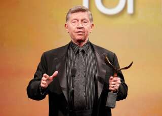 William Blinn remporte le prix Paddy Chayefsky Laurel, en Californie, le 7 février 2009. (Photographie de Jean-Baptiste Lacroix via Getty Images)