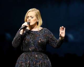 Adele sur scène le 4 novembre 2016 à Austin, au Texas.