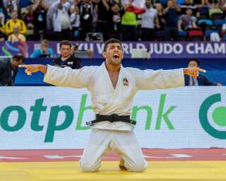 Saeid Mollaei a vécu un tournoi particulièrement difficile aux Mondiaux de judo, le 28 août à Tokyo. Les autorités iraniennes lui auraient imposé de perdre, afin de préserver leur refus de reconnaître l'existence d'Israël.