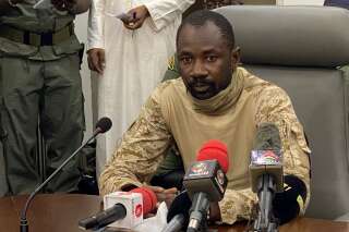 Au Mali, le colonel Assimi Goïta déclaré président après deux coups d'État