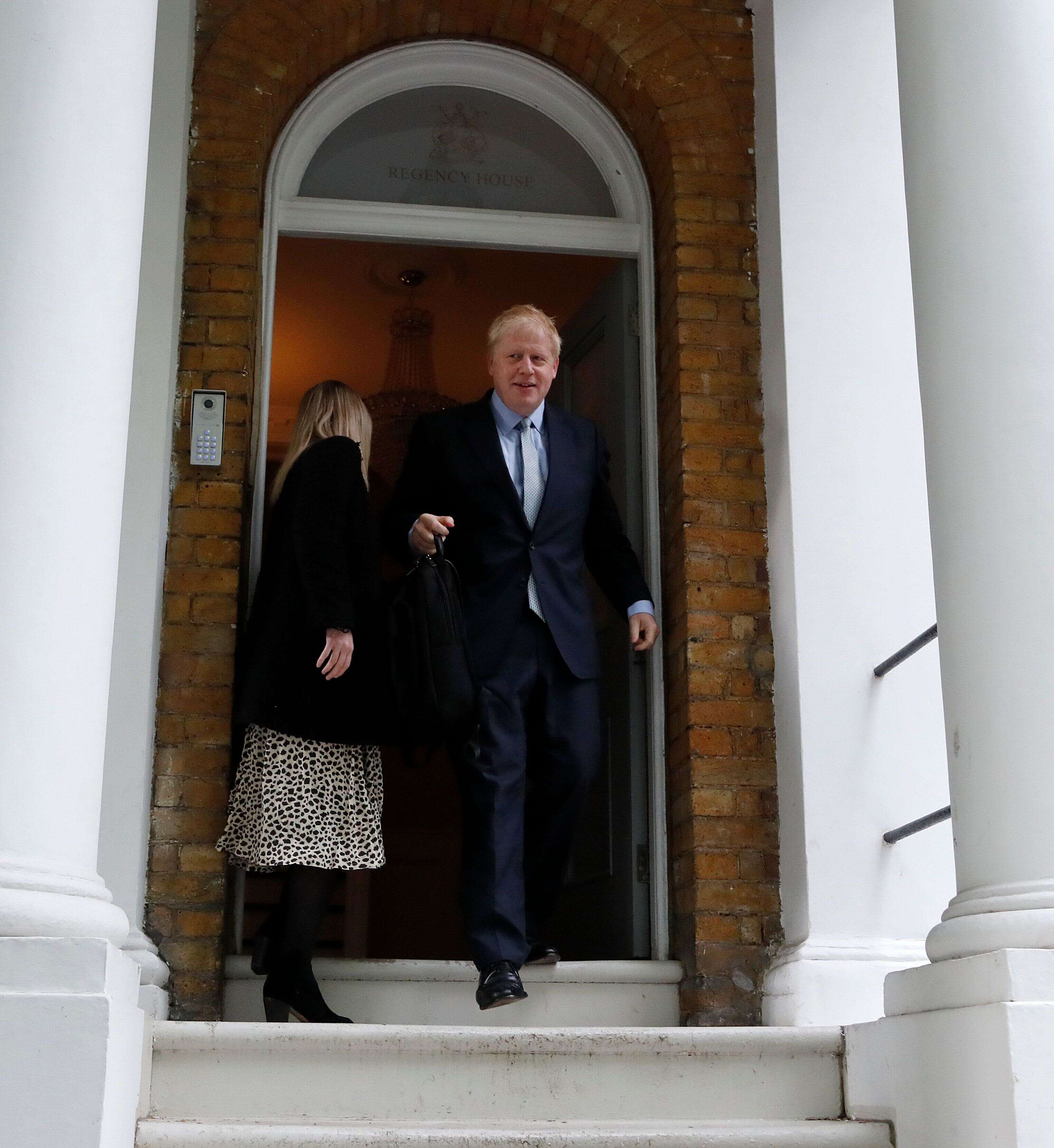 Boris Johnson quittant son domicile ce 13 juin.