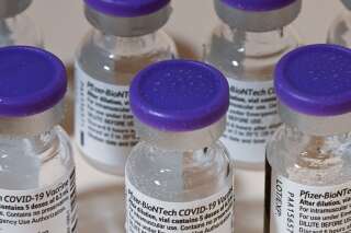 Des flacons du vaccin anti-Covid Pfizer-BioNTech, ici dans la pharmacie de l'hôpital Emile Muller de Mulhouse, le 13 janvier 2021.