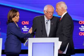 Entre Bernie Sanders et Joe Biden, l'écart se resserre et le ton monte