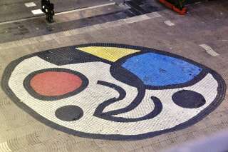 Attentat de Barcelone : la fourgonnette a terminé sa course sur une emblématique mosaïque de Joan Miró