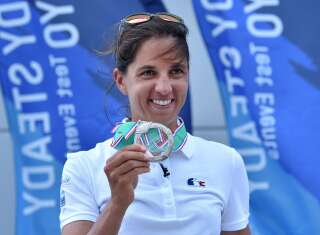 Après son fabuleux titre olympique à Rio en 2016, la véliplanchiste Charline Picon a obtenu une médaille d'argent à Tokyo, grâce à une très belle dernière journée de compétition.