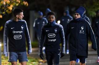 CLAIREFONTAINE, FRANCE - NOVEMBER 11: Thomas Lemar (C) arrives to a training session at the French National Football Centre as part of the preparation, France will play against Moldova in their UEFA Euro 2020 qualifier on Thursday. (Photo by Frederic Stevens/Getty Images)