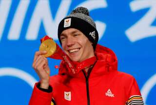 Le Belge Bart Swings médaillé d'or aux JO de Pékin, en patinage de vitesse, le 19 février 2022.