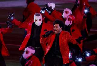 Le chanteur canadien The Weeknd a assuré le show lors de la mi-temps du Super Bowl, remporté par les Buccaneers de Tampa Bay en Floride, aux États-Unis, le 7 février 2021