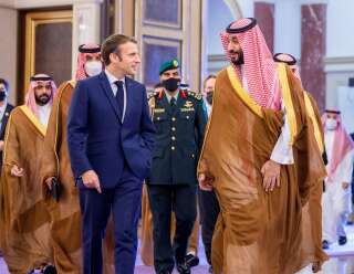 Le prince héritier Mohammed ben Salmane reçoit Emmanuel Macron à Jeddah, e, Arabie saoudite, le 4 décembre 2021.