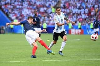 Benjamin Pavard s'est fait un nom en bleu avec cette improbable demi-volée pendant France-Argentine à la Coupe du monde 2018
