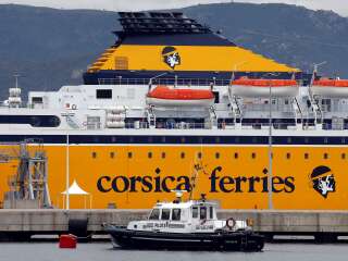 Un ferry de la compagnie maritime Corsica Ferries a été bloqué à une centaine de mètres seulement du quai, empêchant son accostage dans le port d'Ajaccio.