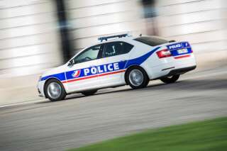 Un policier de la BAC brûlé lors d'une attaque aux mortiers d'artifice dans le Val-de-Marne