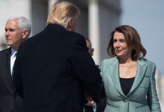 Donald Trump, ici avec Nancy Pelosi le 14 mars à Washington, a annoncé avoir trouvé un accord avec les démocrates sur le budget.