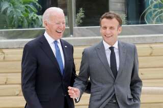 Le président américain Joe Biden et Emmanuel Macron photographiés au sommet du G7