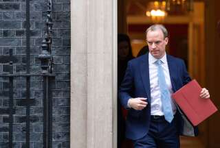 Dominic Raab quitte Downing Street le 6 avril 2020 après le transfert de Boris Johnson en soins intensifs.