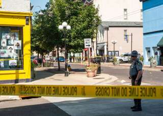 Des policiers sur les lieux de la fusillade de Dayton, dans l'Ohio, qui a coûté la vie à 9 personnes ce 4 août.