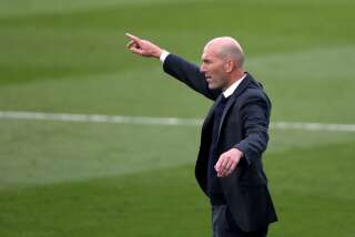 Zinédine Zidane, ici au mois de mai quand il coachait encore le Real Madrid, est régulièrement cité parmi les possibles futurs entraîneurs du PSG. De quoi faire rêver le monde du football et les supporters.