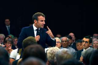 Emmanuel Macron lors d'un débat sur les retraites à Rodez au mois d'octobre.