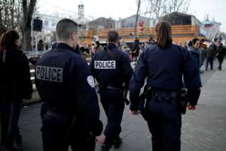 Attentat des Champs-Elysées : les jihadistes ont-ils vraiment décidé de ne frapper que les forces de l'ordre?