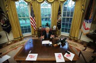 Le Président Donald Trump lors d'une interview dans le Bureau Ovale à la Maison Blanche à Washington, le 27 avril 2017. (REUTERS/Carlos Barria TPX IMAGES OF THE DAY)