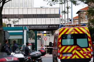 Deux patients atteints par le nouveau coronavirus sont hospitalisés à l'hôpital Bichat à Paris.