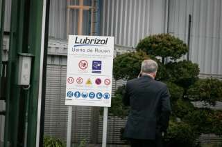 Devant l'usine Lubrizol à Rouen le 24 octobre 2019.
