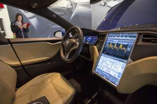 L'intérieur d'une Tesla P85D. (photo d'illustration)