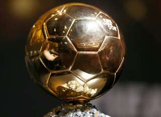 Ce lundi 29 novembre, le Ballon d'Or 2021 est remis au théâtre du Châtelet, à Paris. Avant la cérémonie, Lionel Messi, Robert Lewandowski et Karim Benzema étaient annoncés comme les trois principaux favoris pour recevoir la plus belle distinction individuelle du football mondial.