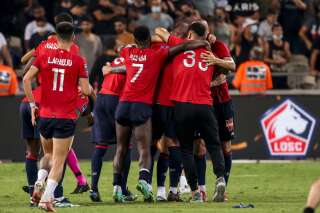 Les joueurs de Lille célèbrent leur victoire face au PSG lors du Trophée des champions disputé à Tel-Aviv, en Israël, le 1er août 2021.