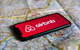 “Aujourd’hui, nous annonçons que les employés d’Airbnb peuvent vivre et travailler n’importe où”, a écrit Brian Chesky, cofondateur et directeur général du site, sur Twitter.