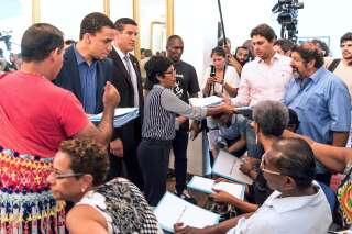 Les négociations reprennent en Guyane, sans le ministre de l'Intérieur reparti vers Paris
