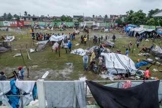 Un campement installé après le tremblement de terre en Haïti, près des Cayes, le 17 août 2021.