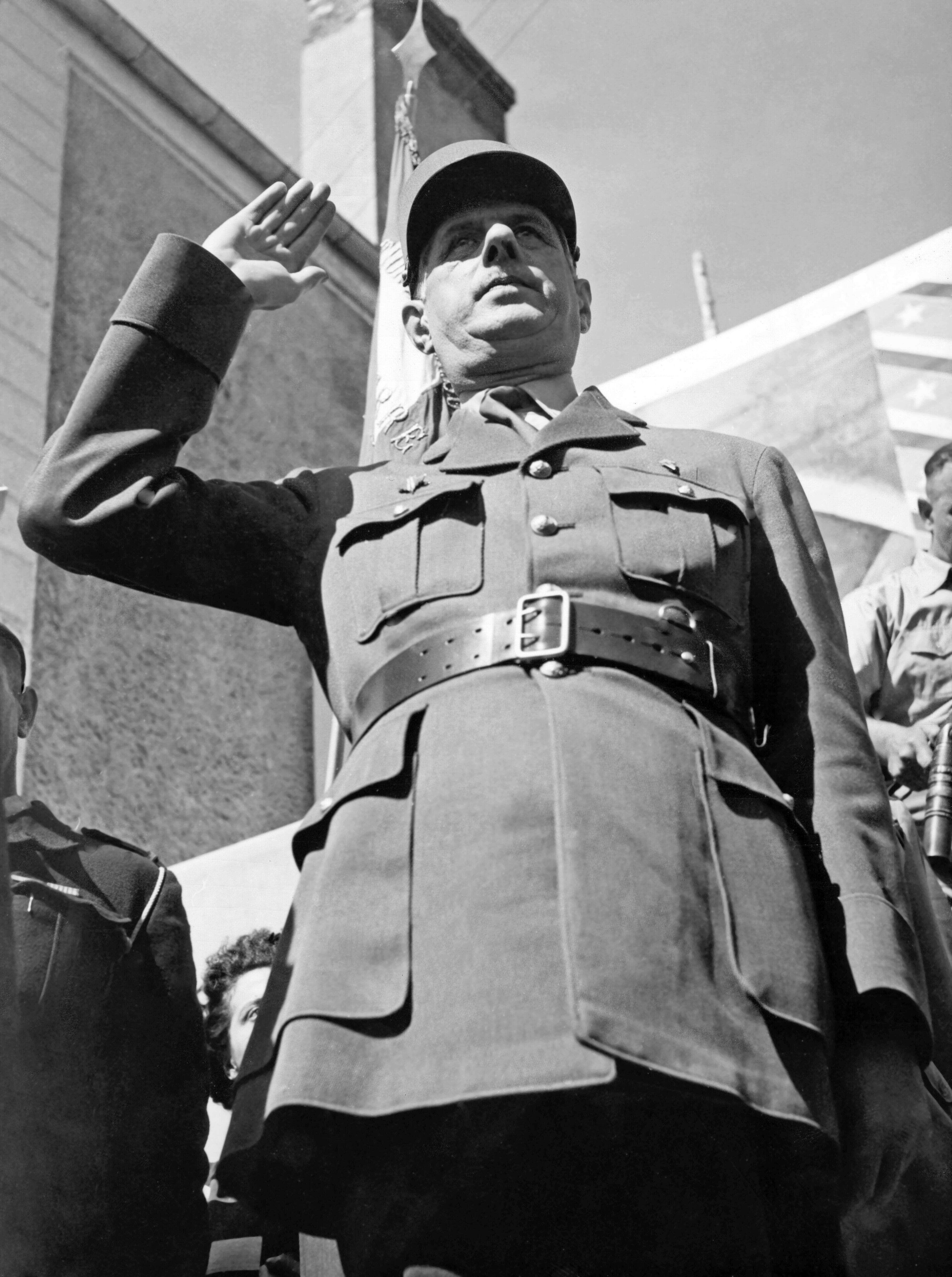 Le Général de Gaulle assistant à l'inauguration d'une statue en hommage au Général George S. Patton (1885-1945) le 3 juillet 1949, à Ponthierry, (Photo / INTERNATIONAL NEWS PHOTOS (INP) / AFP)
