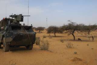 Un véhicule blindé léger de la force française Barkhane, dans la ville de Gossi au Mali, le 25 mars 2019.