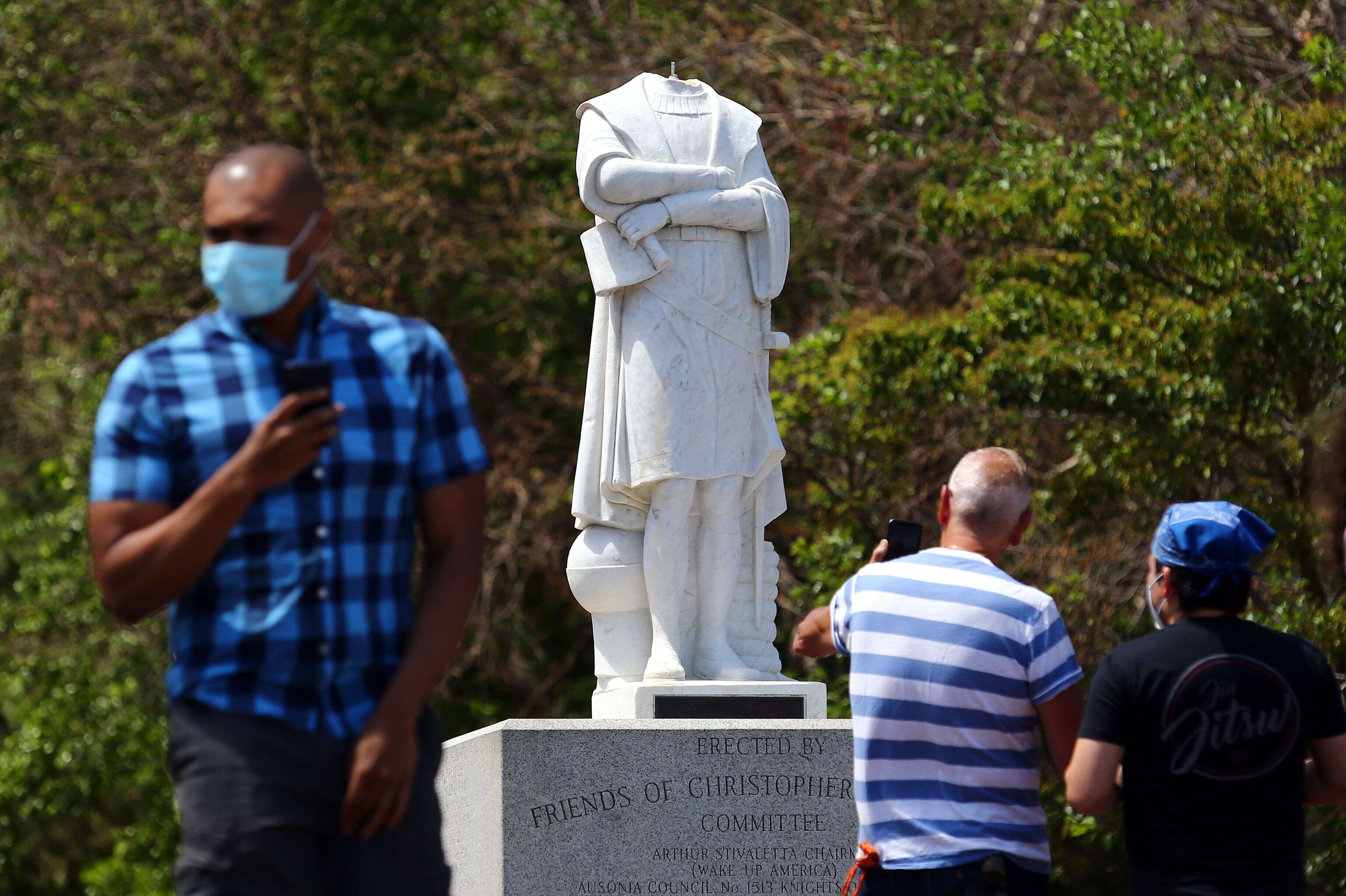 Pourquoi des statues de Christophe Colomb sont prises pour cible aux USA