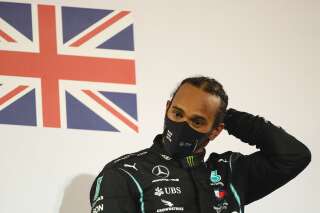 Lewis Hamilton sur le podium du Grand Prix de Bahreïn, le 29 novembre 2020