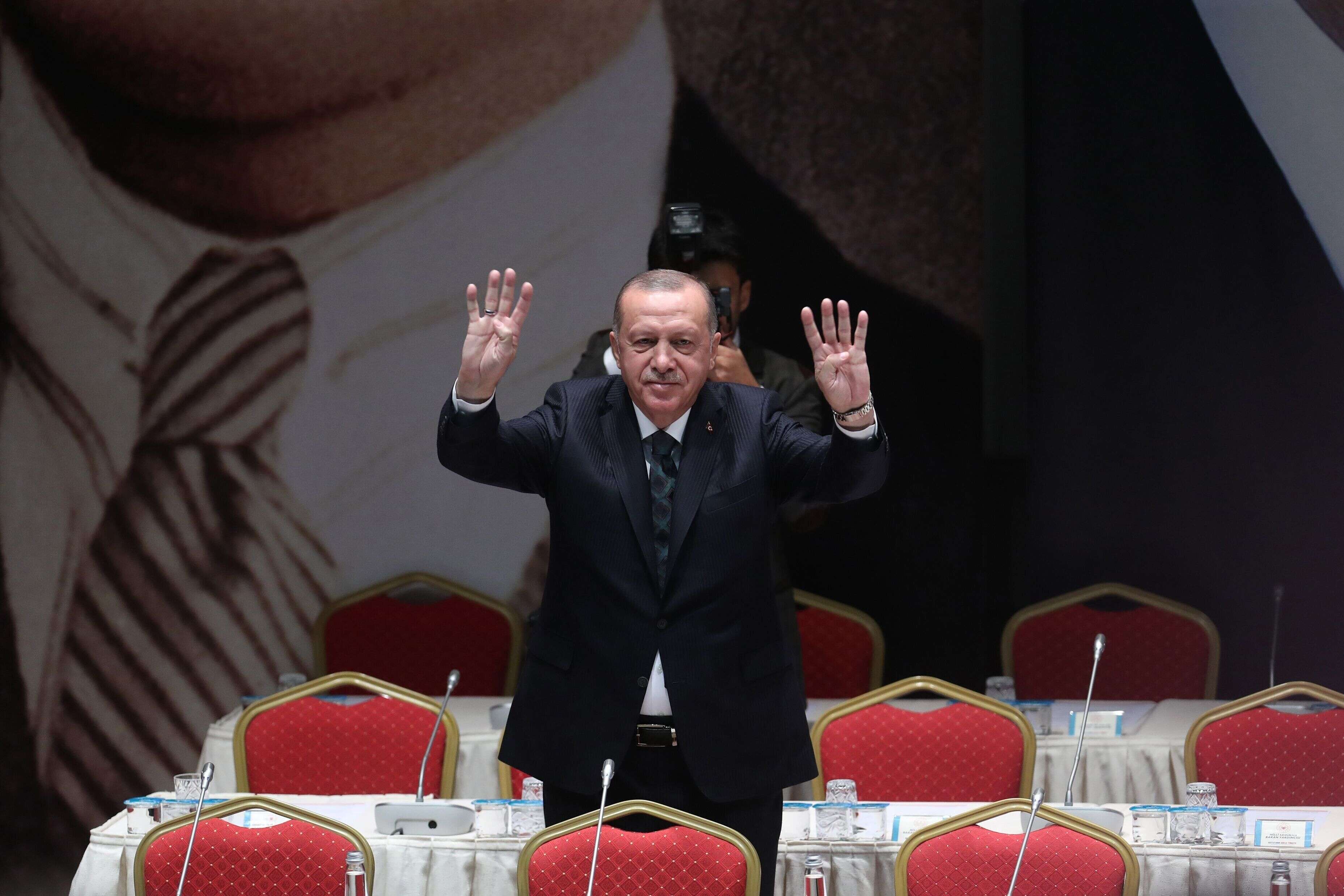 Face aux critiques, Erdogan menace d'envoyer 3,6 millions de migrants en Europe (photo prise le 10 octobre à Ankara)