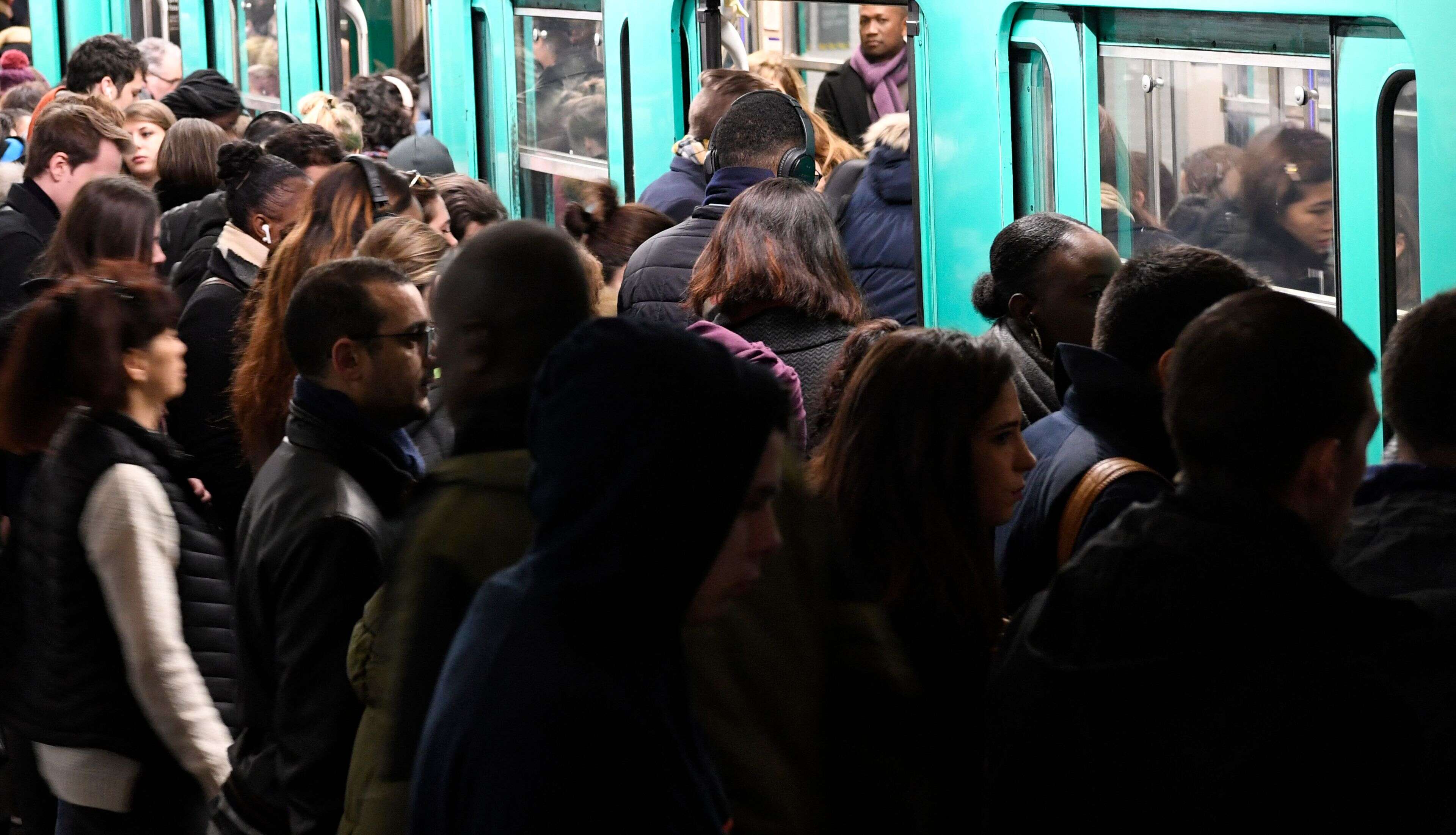Le métro parisien bondé le 7 janvier 2021 pendant les grèves à la RATP