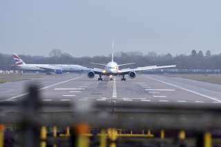 Londres: l'aéroport de Gatwick brièvement fermé vendredi soir