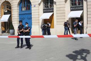 La bijouterie Bulgari située sur la place Vendôme à Paris a été braquée ce mardi 7 septembre 2021. (AP Photo/Rafael Yaghobzadeh)