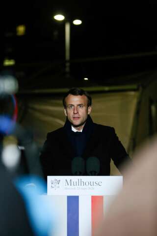 Macron défend sa gestion de l'épidémie dans la presse italienne