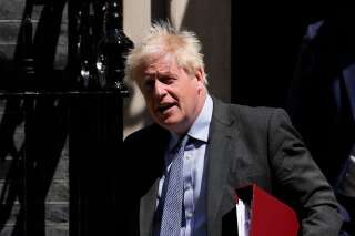 Boris Johnson, opéré, n'est plus aux commandes du pays ce 20 juin (Boris Johnson quittant le 10 Downing Street à Londres, le 15 juin. Par AP Photo/Matt Dunham)