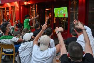 À partir de ce mercredi 9 juin, le protocole sanitaire évolue dans les bars et restaurants. Un changement qui coïncide avec le début de l'Euro de football (photo prise à Saint-Étienne en juillet 2020, à l'occasion de la finale de la Coupe de France entre l'ASSE et le Paris Saint-Germain).