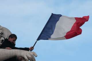 Voici pourquoi nous devons, plus que jamais, renforcer le parcours civique de chaque Français