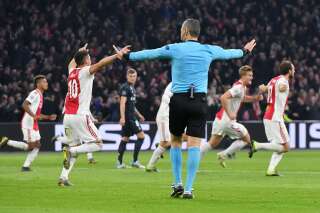 Pendant Ajax-Real Madrid, la Var a annulé un but pour la première fois en LDC