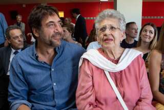 Javier Bardem avec sa mère Pilar en mai 2019 à Madrid en Espagne.